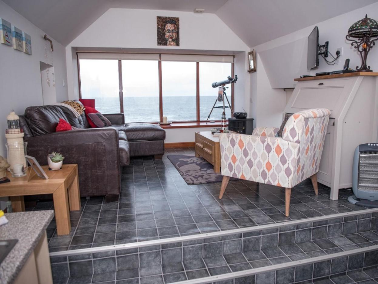 Pew With A View - Seafront Cottages Sandhaven Habitación foto